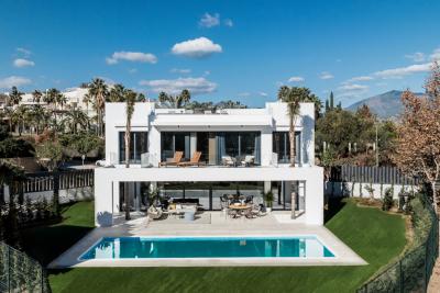 Villa te koop in Estepona