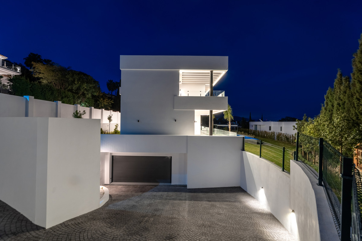 Villa for sale in Benahavís