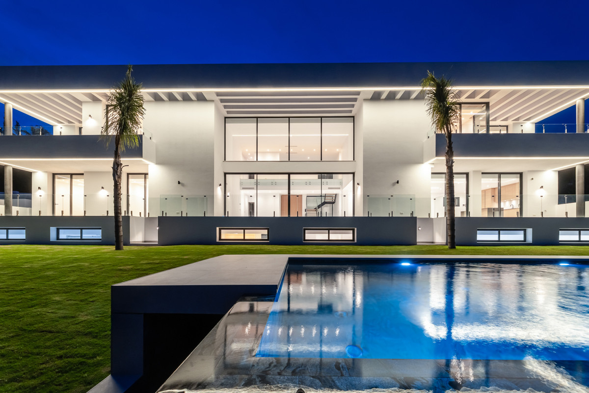 Villa for sale in Benahavís