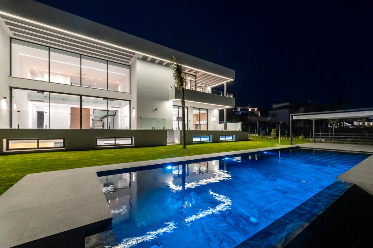 Villa for sale in Benahavís