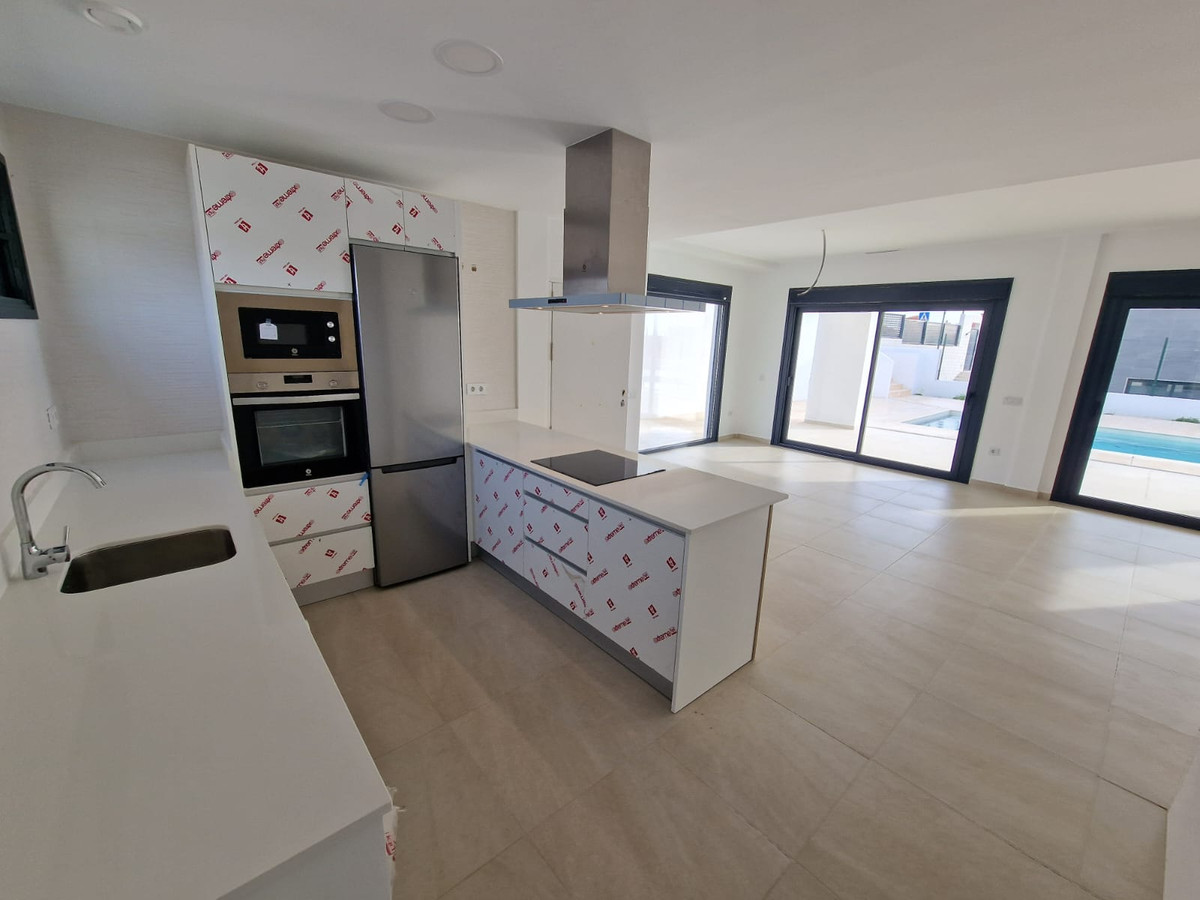 Villa for sale in Manilva