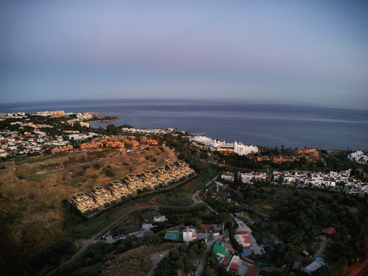 Villa for sale in Estepona