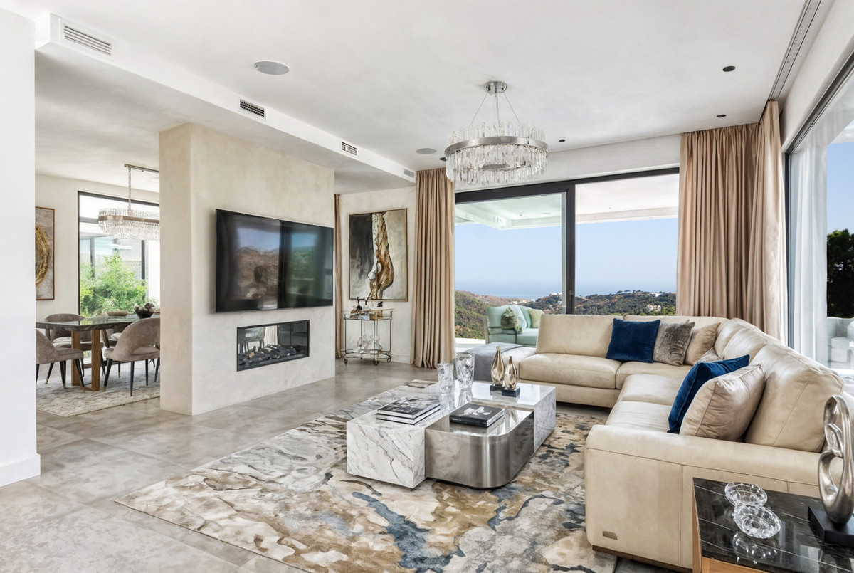 Villa for sale in Benahavís