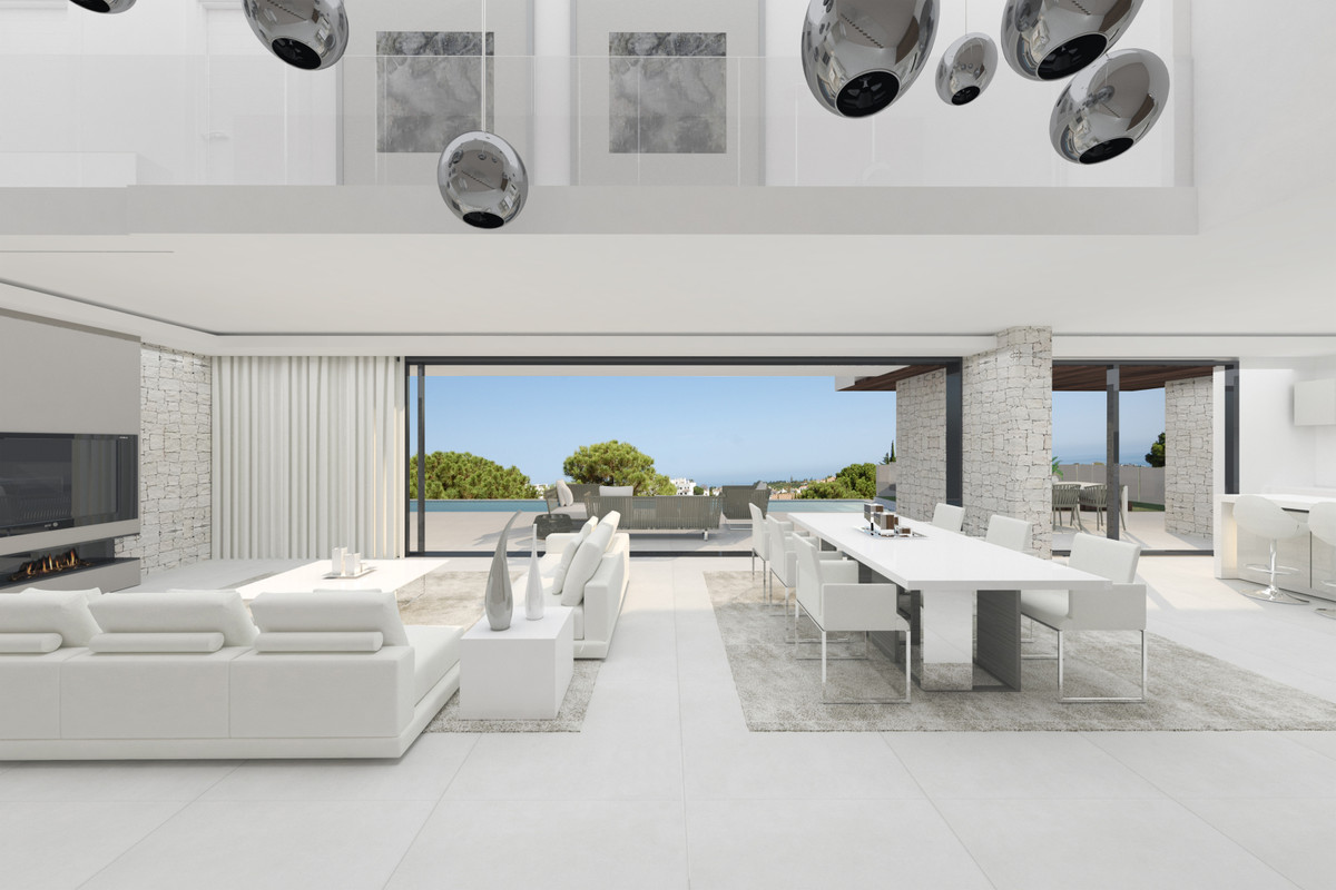 Villa for sale in Selwo (Estepona)