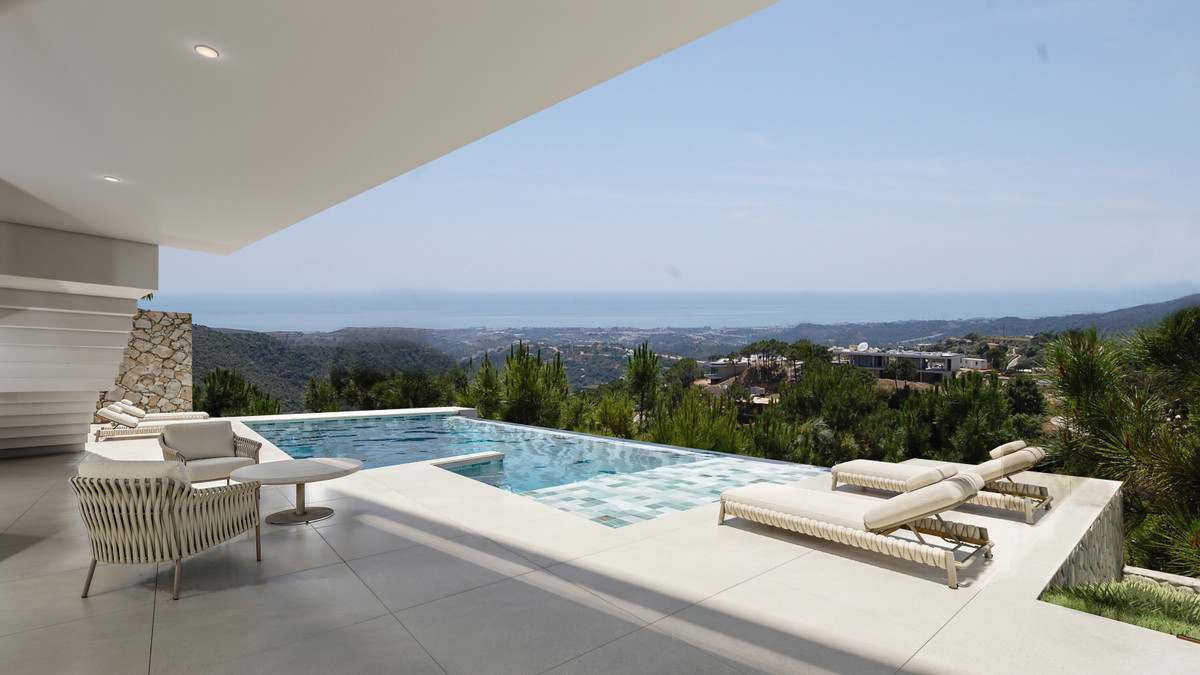 Villa for sale in Benahavís