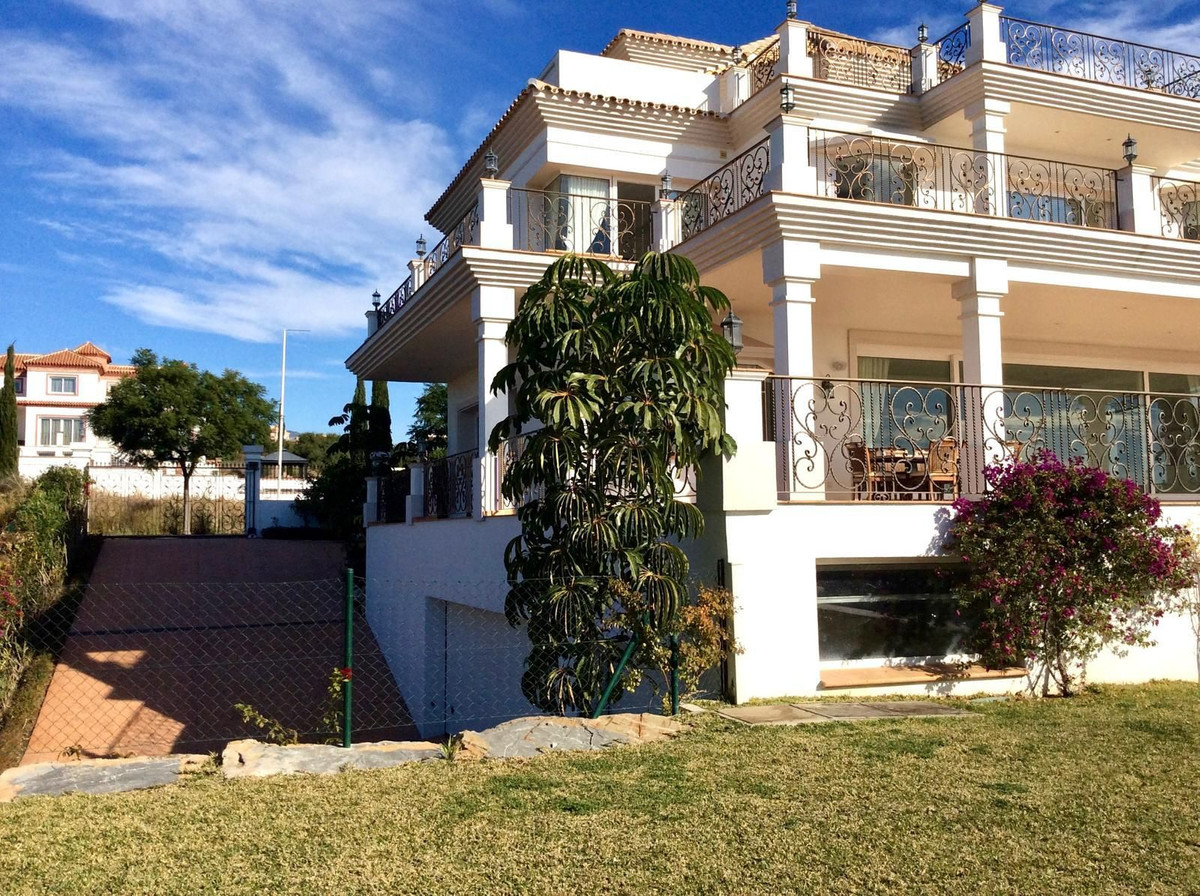 Villa en venta en Los Flamingos (Benahavís)