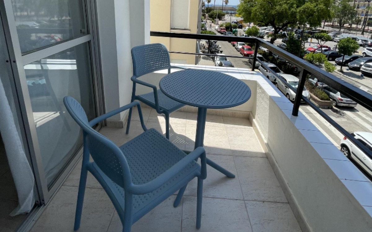 Building for sale in Estepona