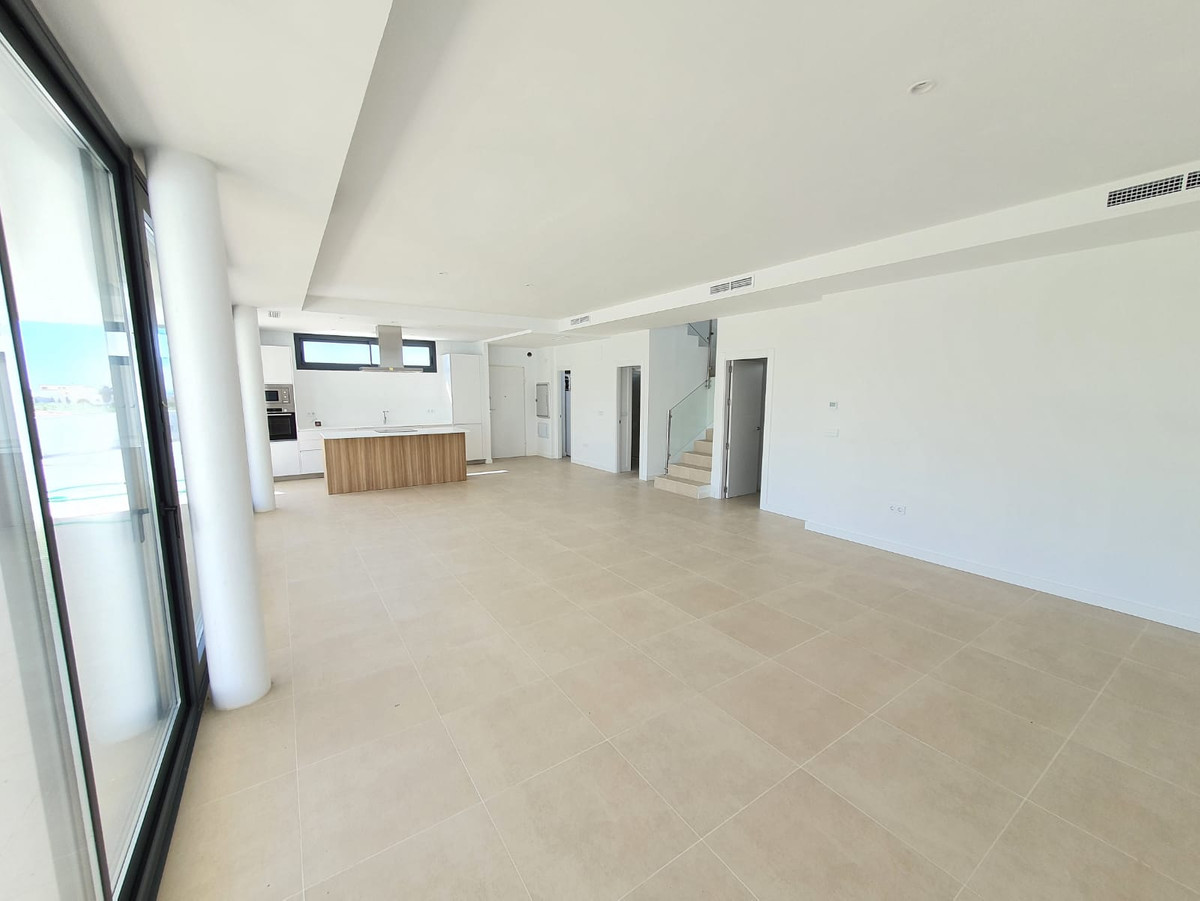 Villa til salgs til La Duquesa (Manilva)