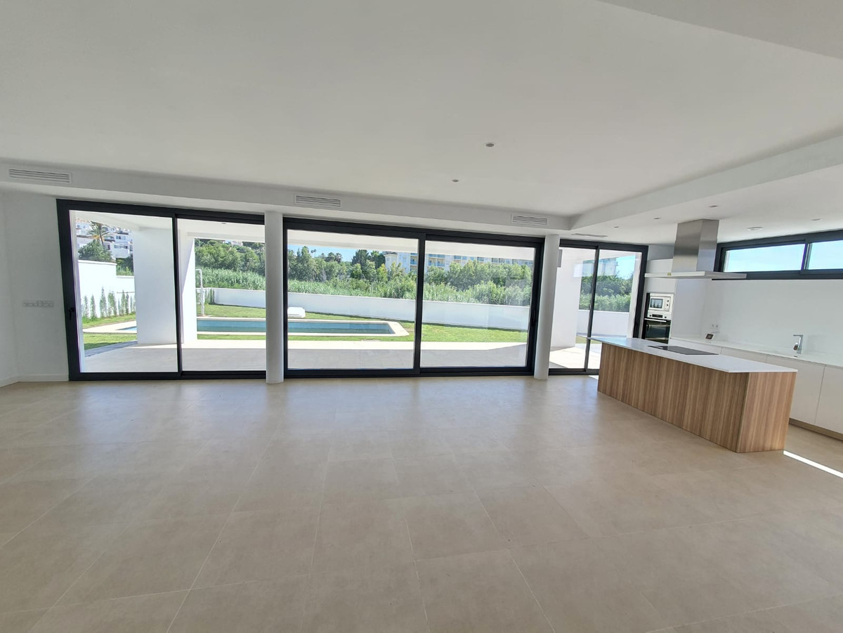 Villa til salgs til La Duquesa (Manilva)