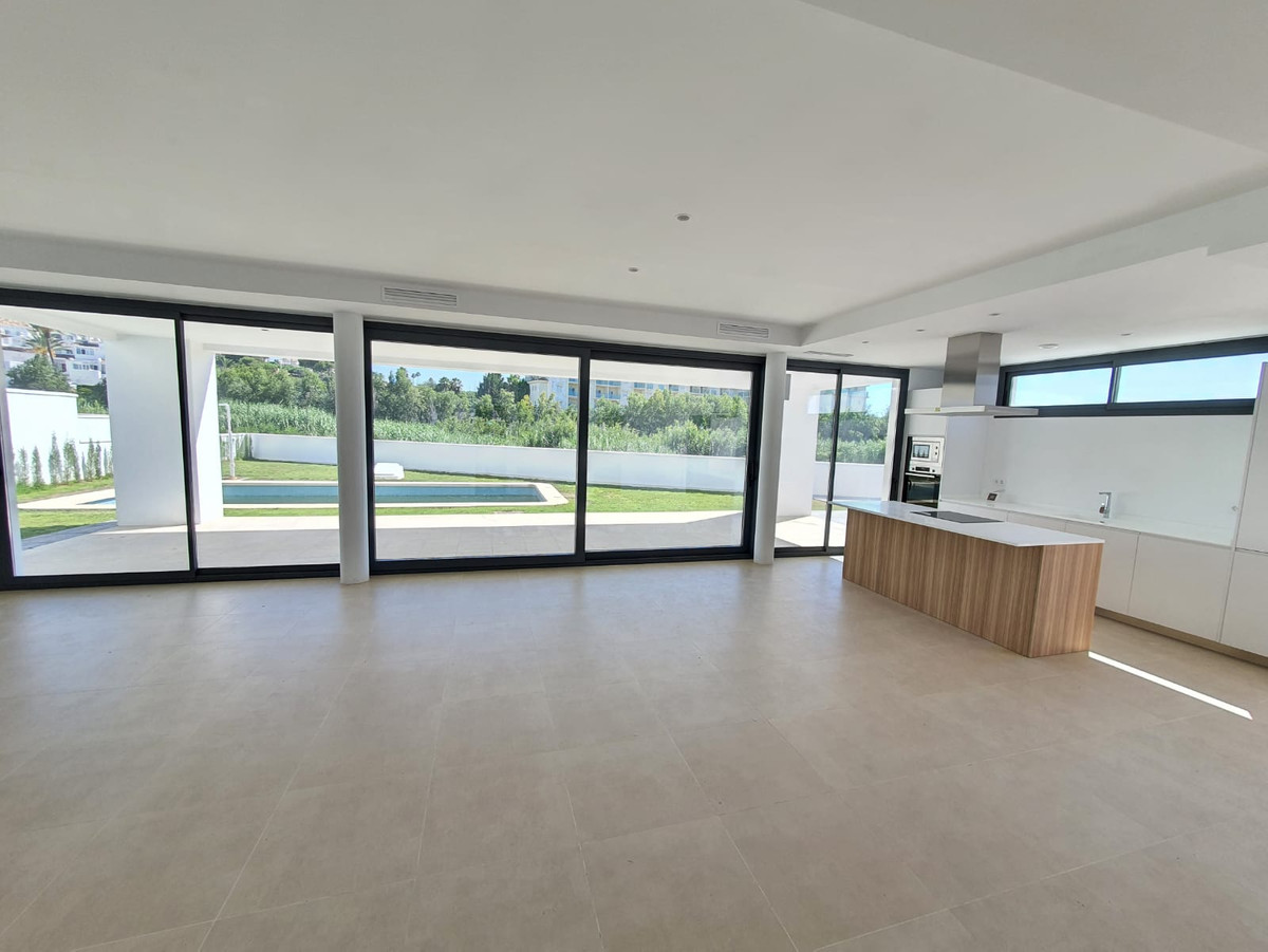 Villa til salgs til La Duquesa (Manilva)