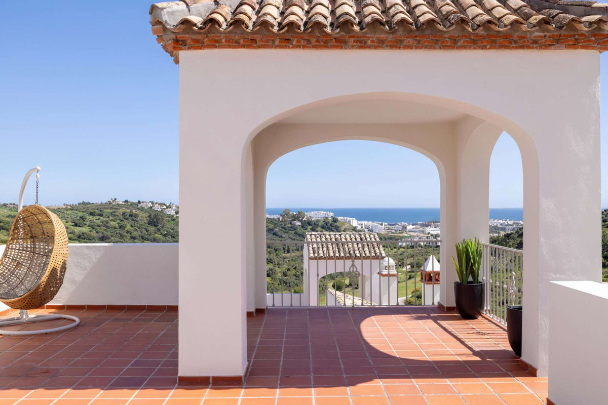 House for sale in Estepona