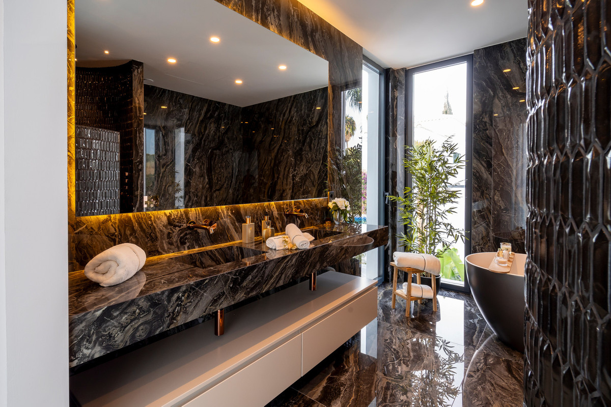 别墅 出售 在 El Paraíso (Benahavís)