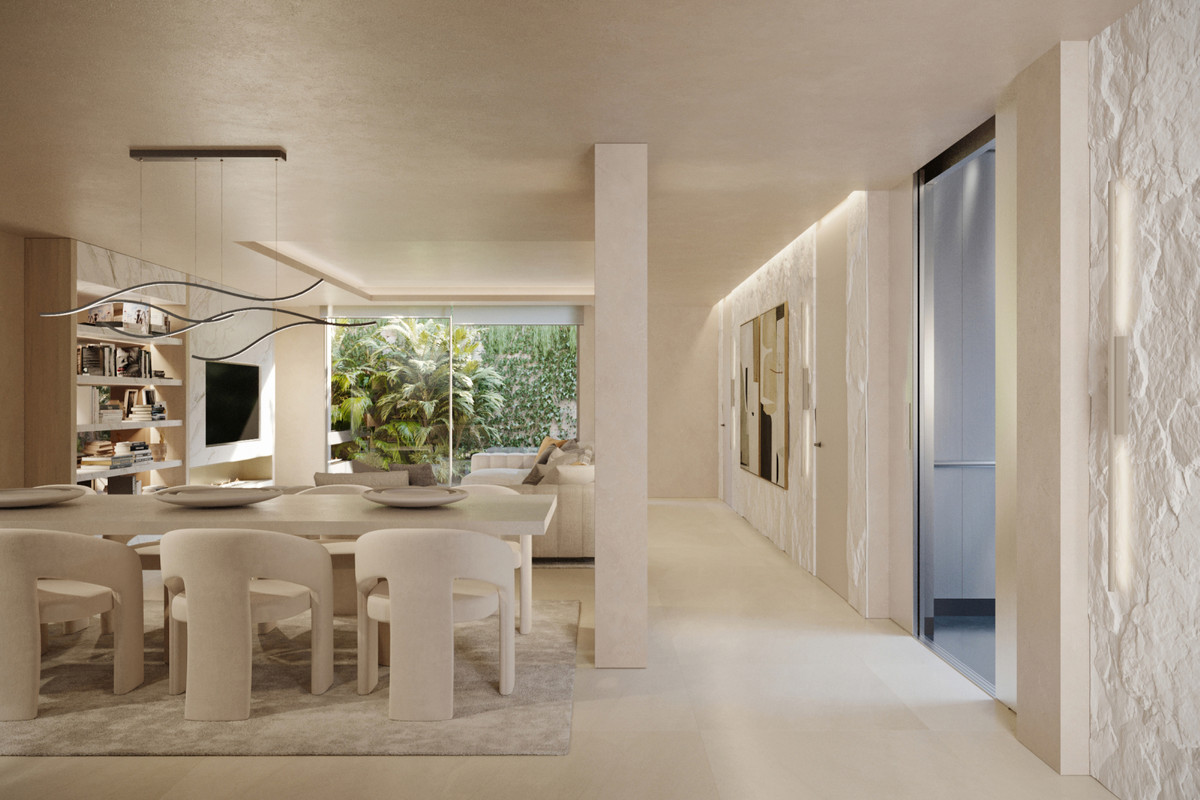 Villa for sale in Nueva Andalucía (Marbella)