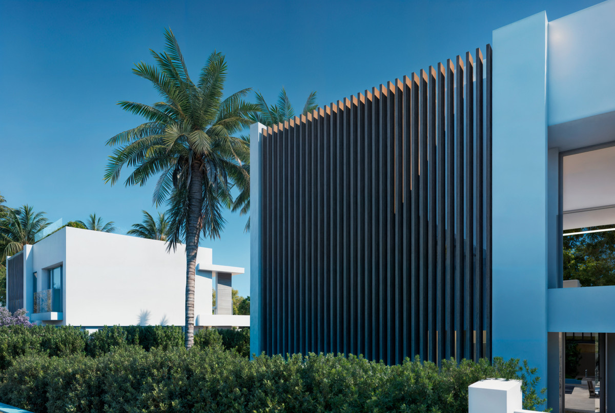 Villa for sale in Estepona