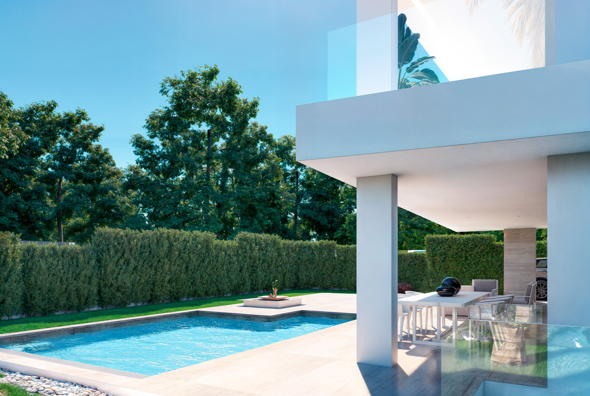 Villa for sale in Estepona