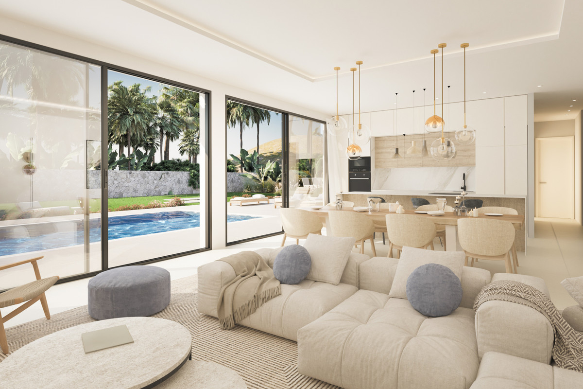 Villa for sale in Estepona