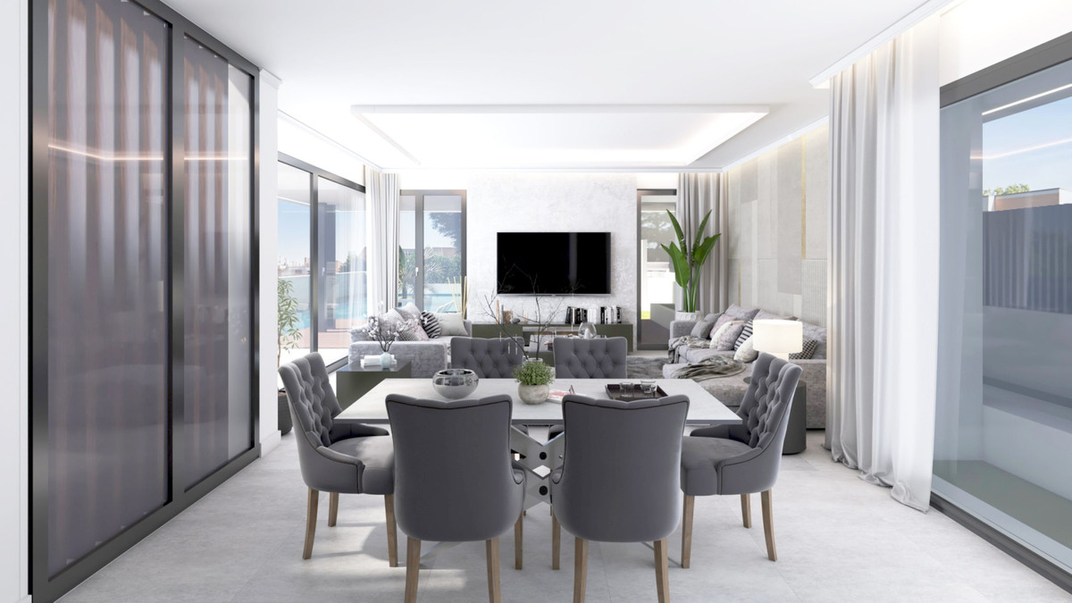 Villa for sale in Benalmádena