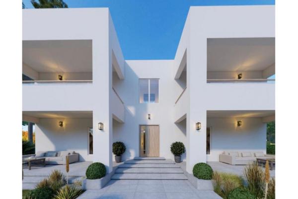 Villa for sale in Estepona