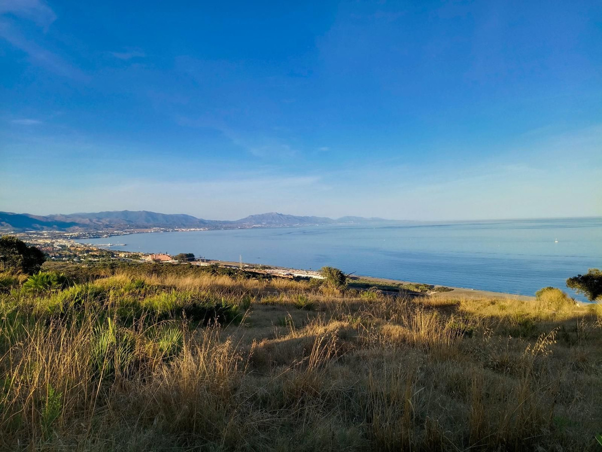 Tontti myynnissä Manilva