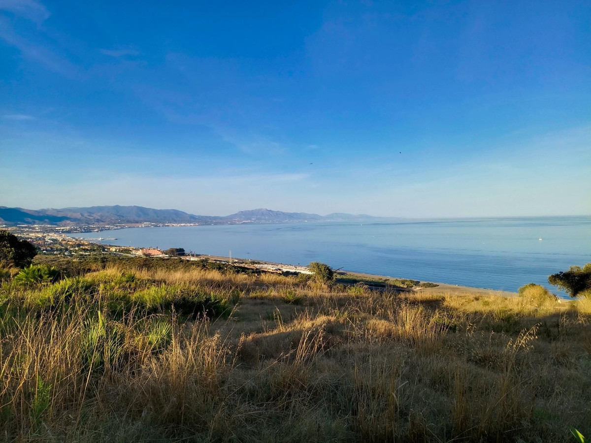 Tontti myynnissä Manilva