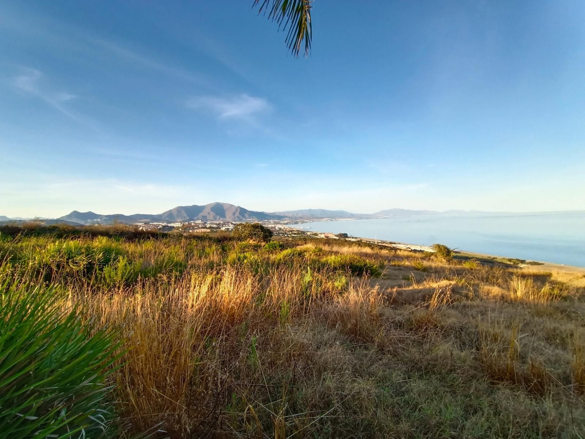 Tontti myynnissä Manilva