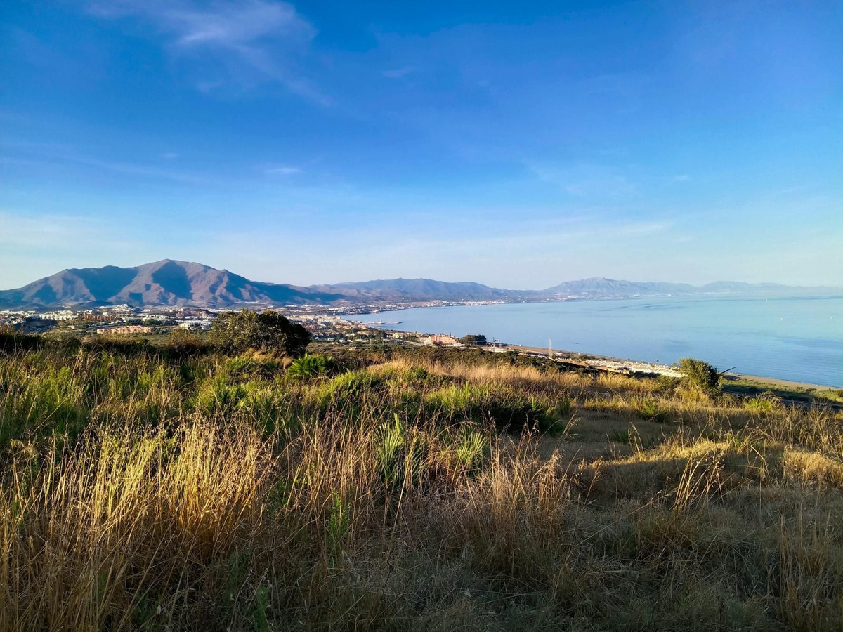 Tontti myynnissä Manilva