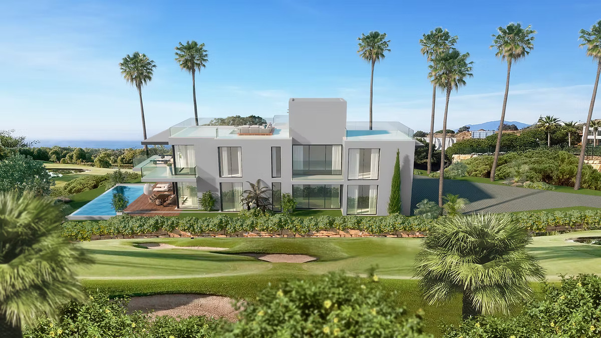 Villa for sale in Cabopino-Artola (Marbella)