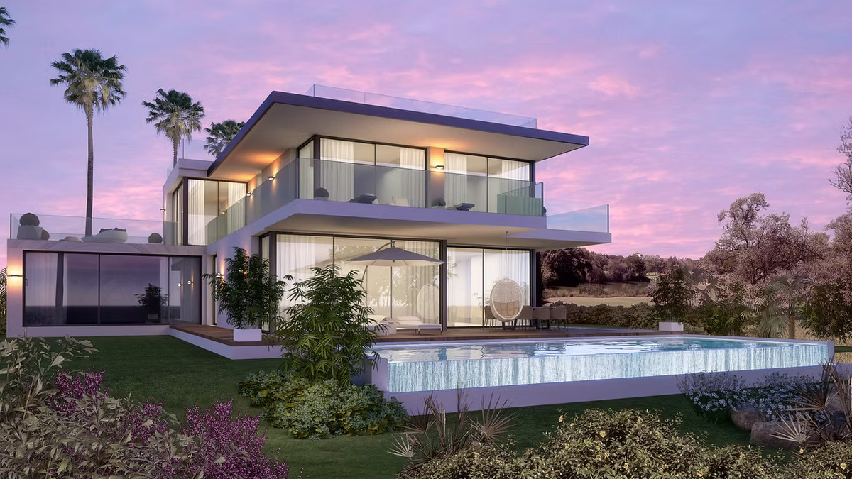 Villa for sale in Cabopino-Artola (Marbella)