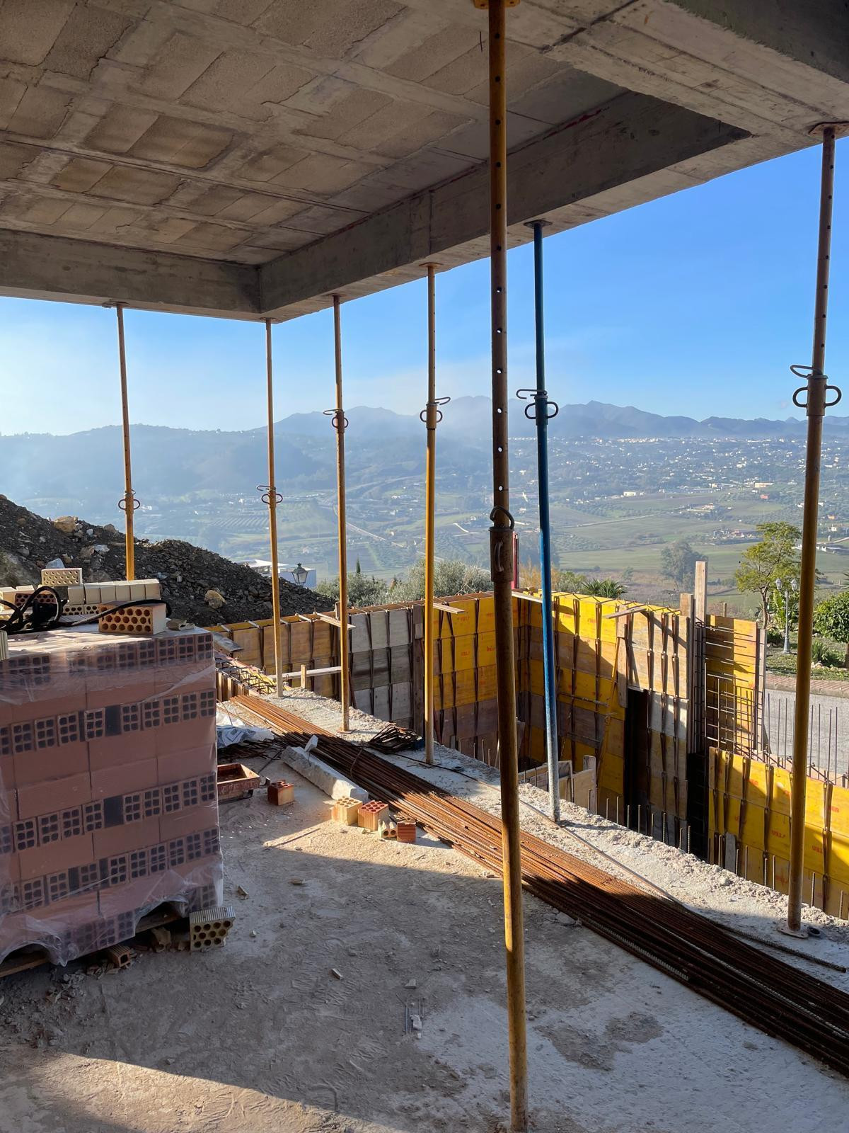 Villa for sale in Coín