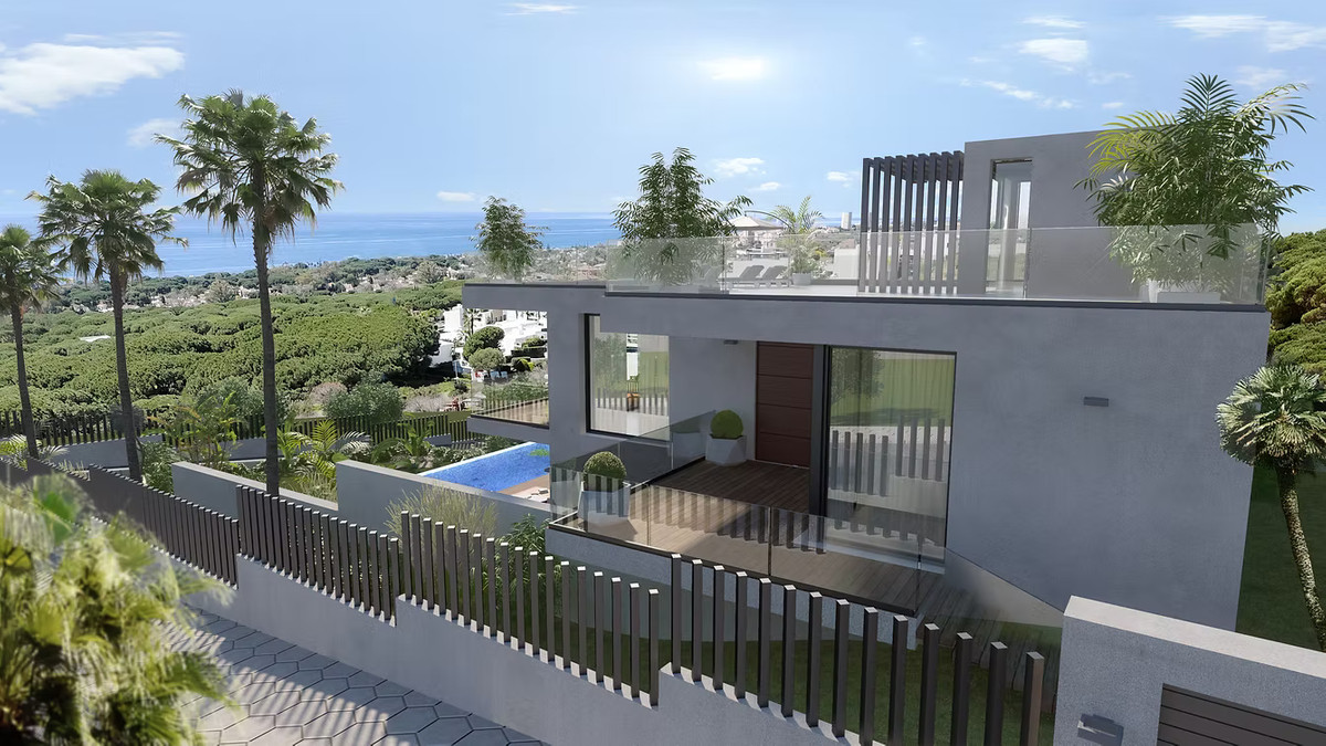 Villa for sale in Cabopino-Artola (Marbella)