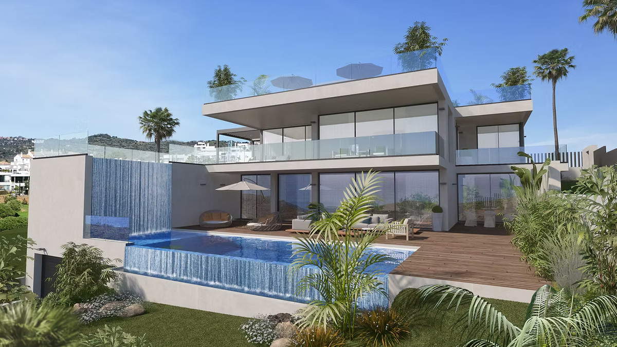 Villa for sale in Cabopino-Artola (Marbella)