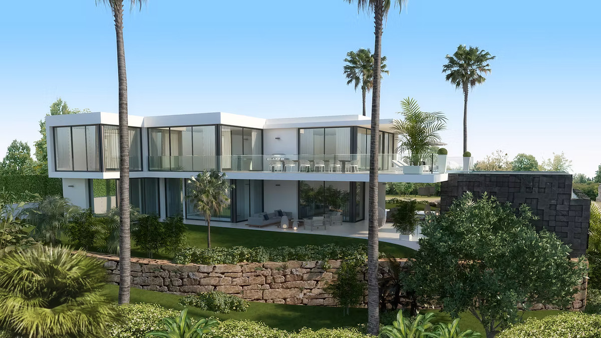 Villa for sale in Cabopino-Artola (Marbella)
