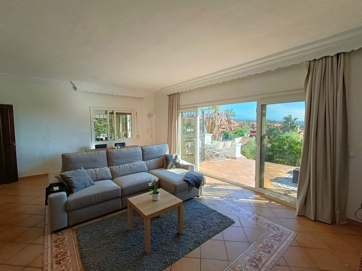 Villa for rent in Estepona