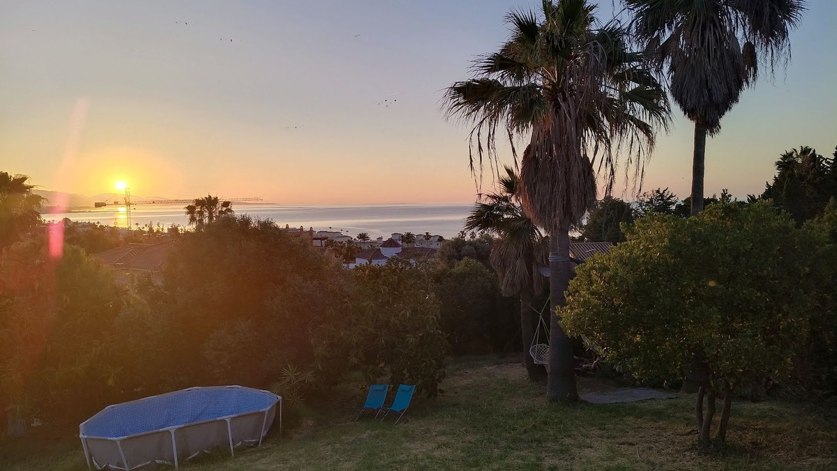 Villa for rent in Estepona