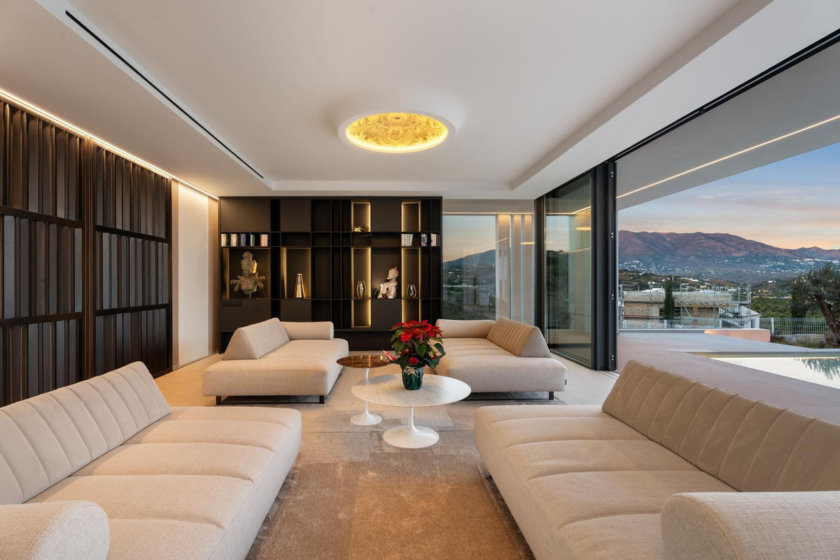 Villa for sale in La Cala de Mijas