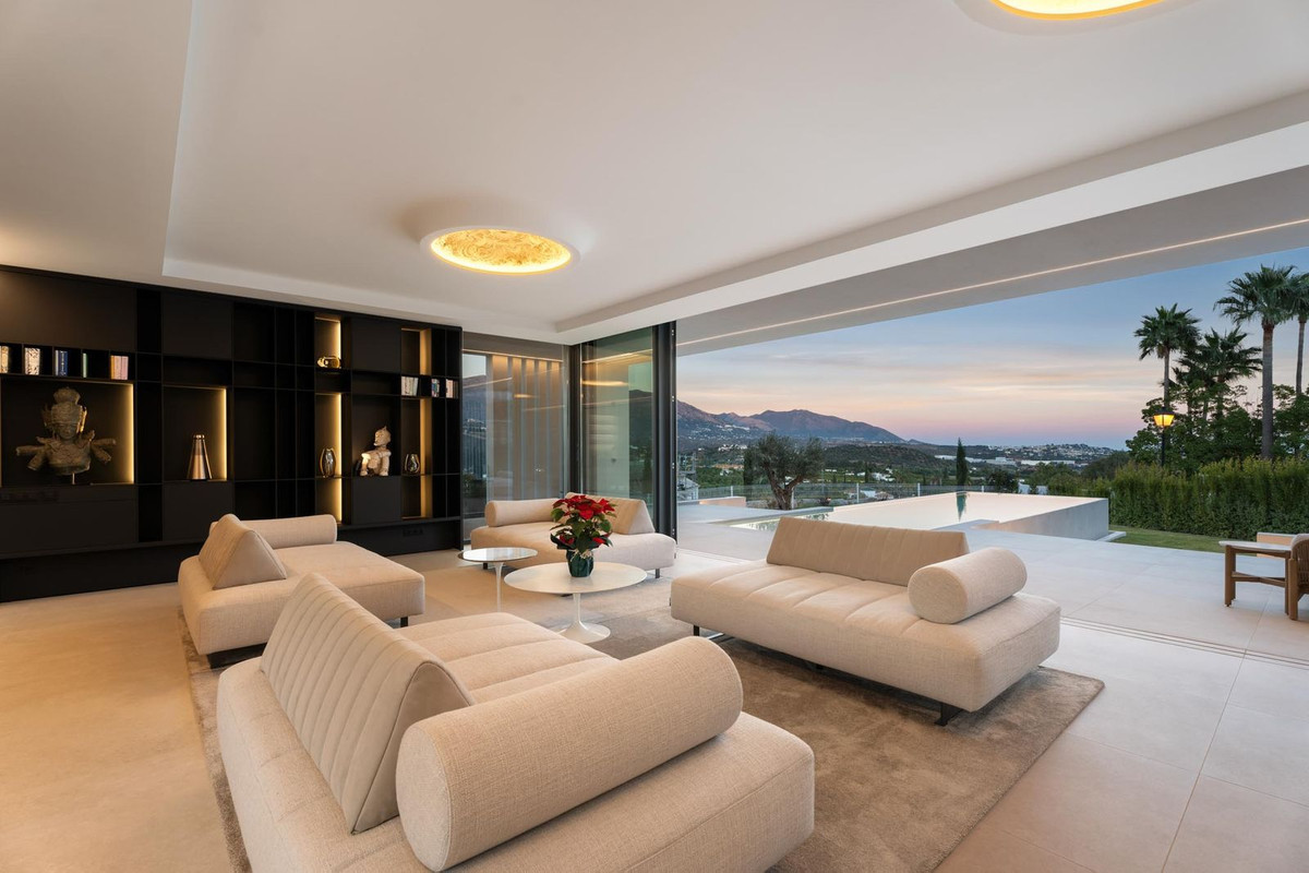 Villa for sale in La Cala de Mijas