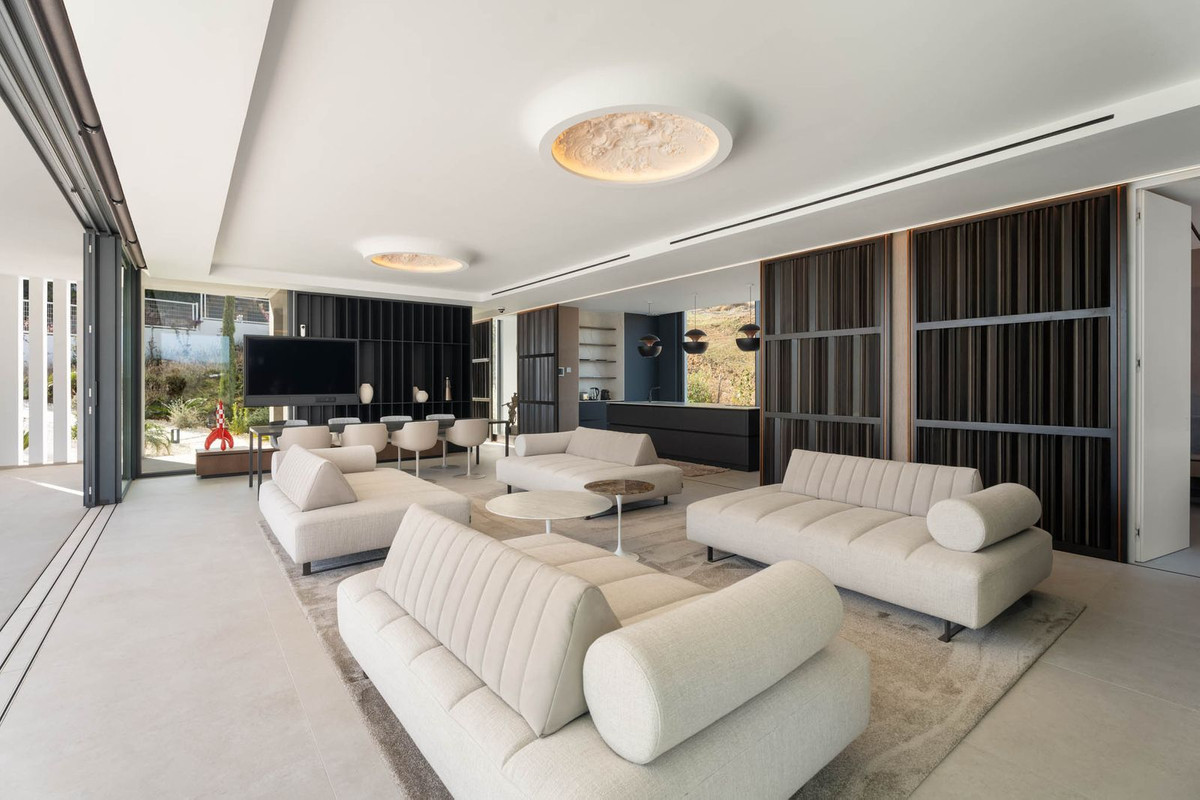 Villa for sale in La Cala de Mijas