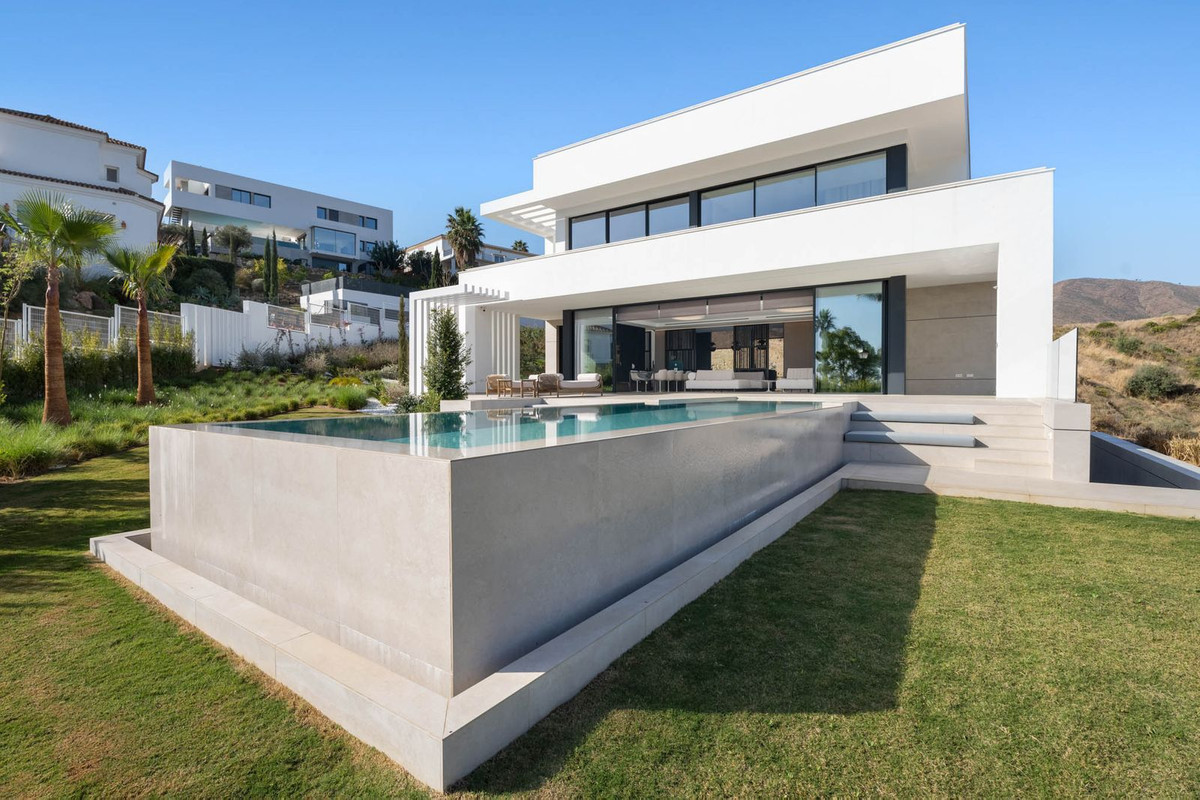 Villa for sale in La Cala de Mijas