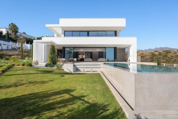Villa for sale in La Cala de Mijas
