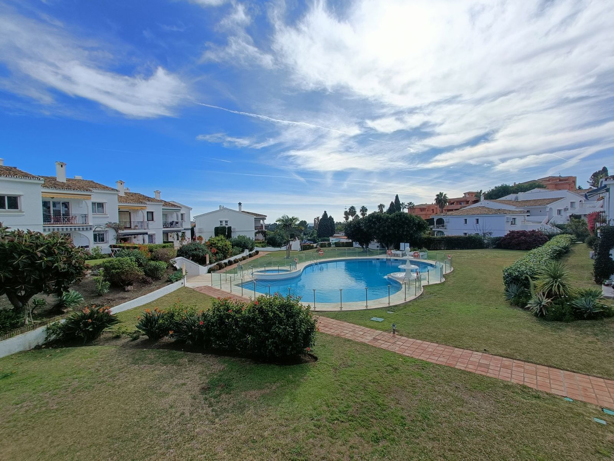 Penthouse for rent in El Paraíso (Benahavís)