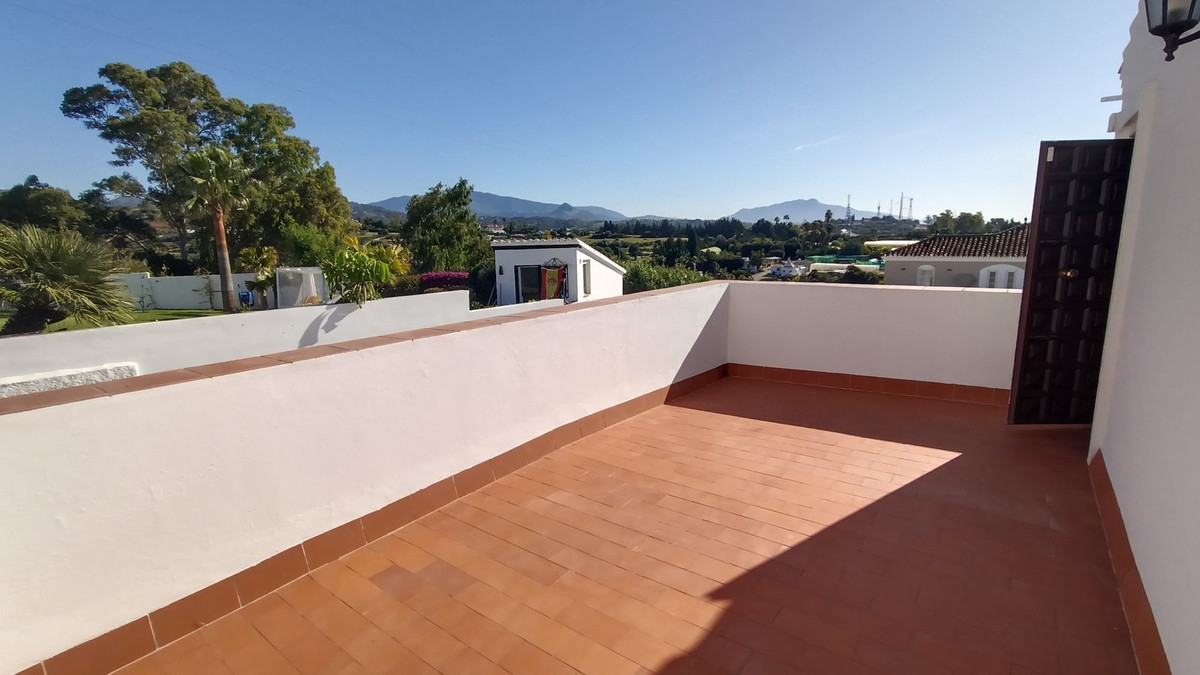 Villa for sale in Estepona