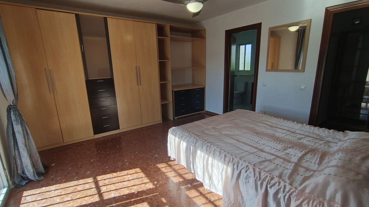 Villa for sale in Estepona