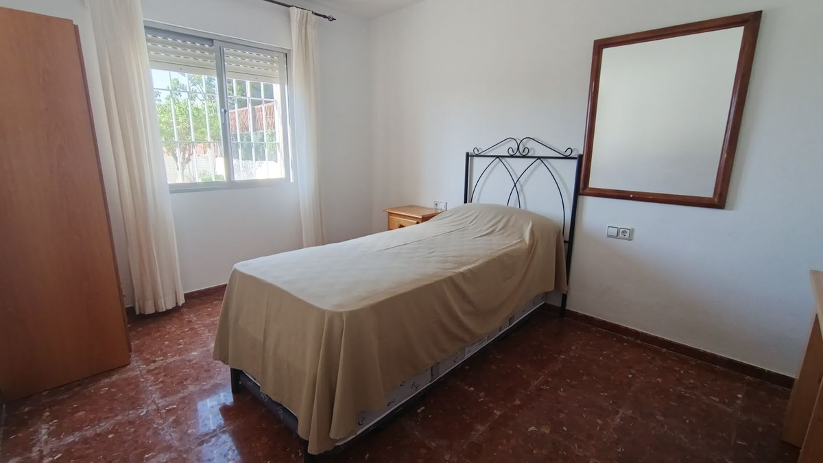 Villa for sale in Estepona