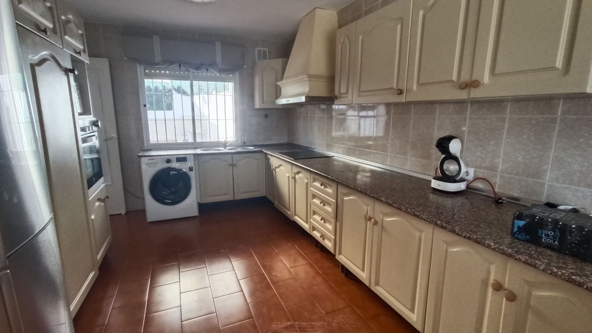 Villa for sale in Estepona