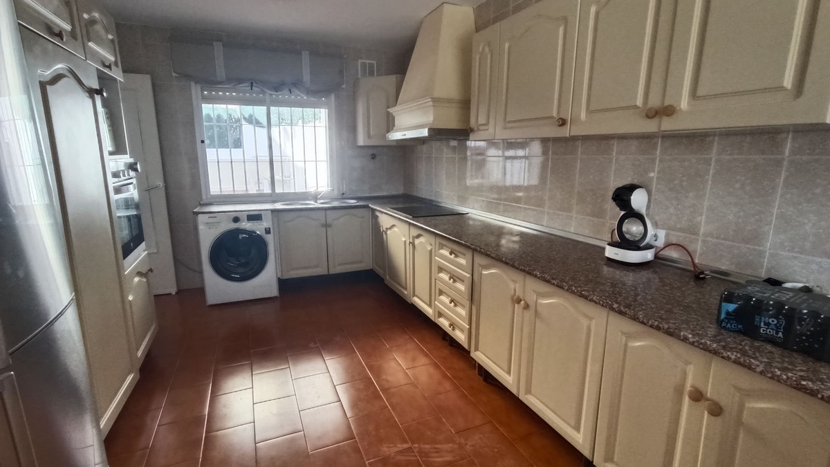 Villa for sale in Estepona