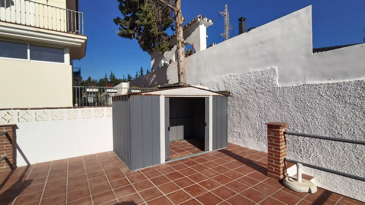 Villa for sale in Estepona