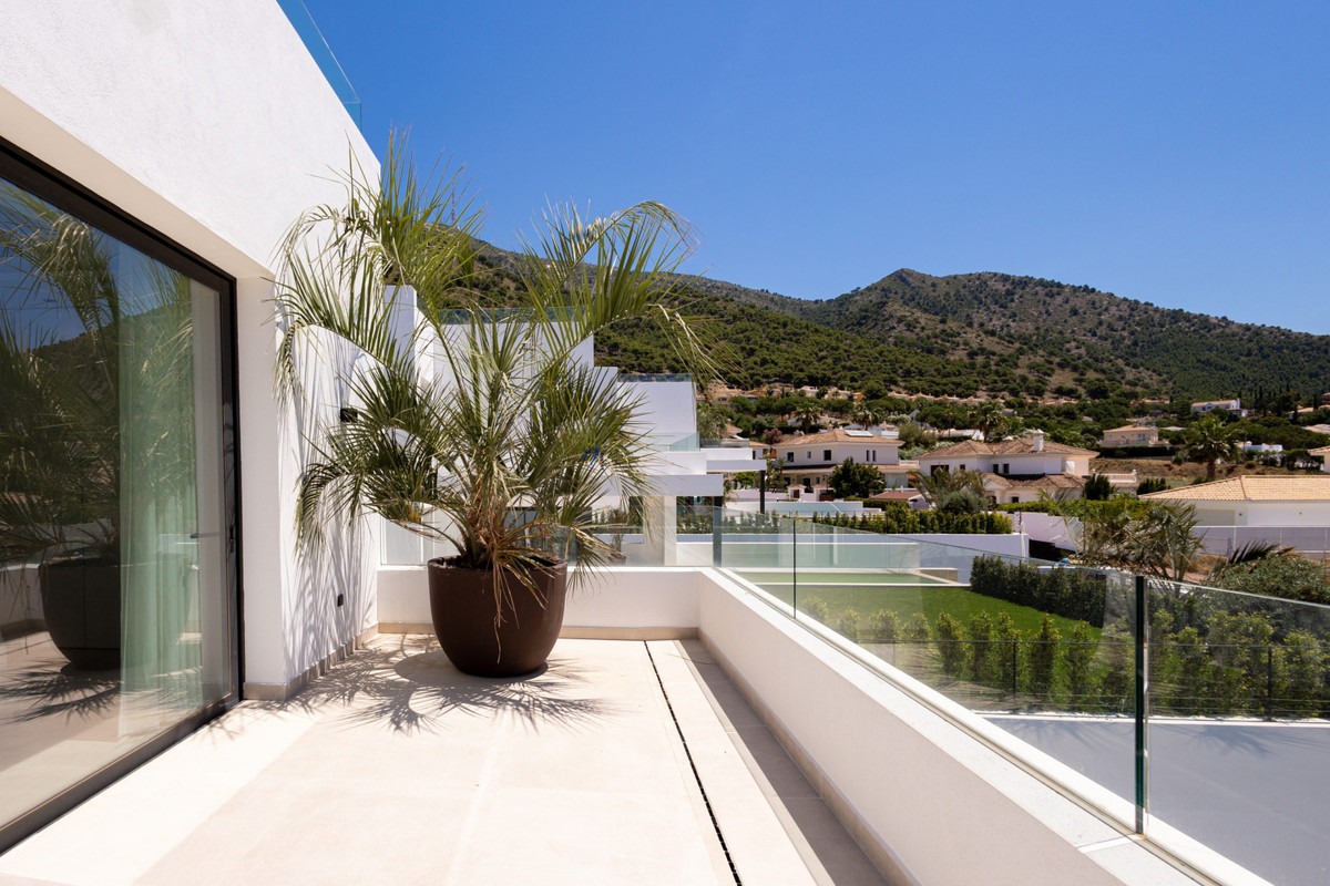 Villa for sale in Mijas
