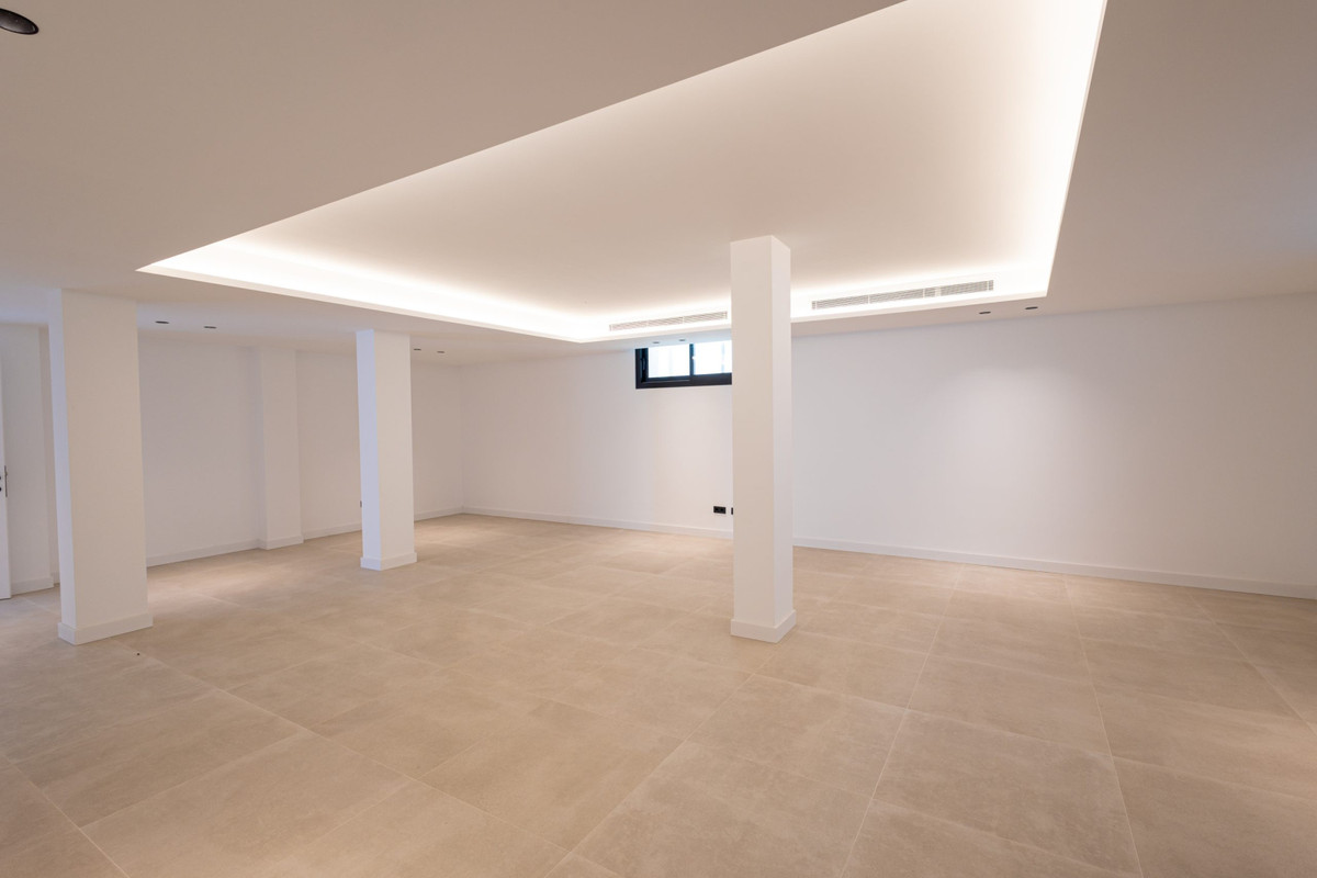 Villa for sale in Mijas