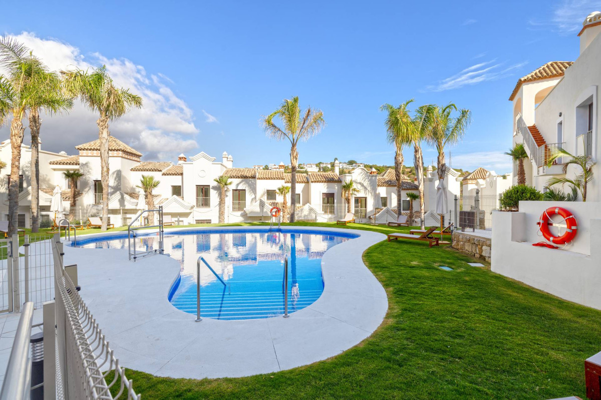 House for sale in Estepona