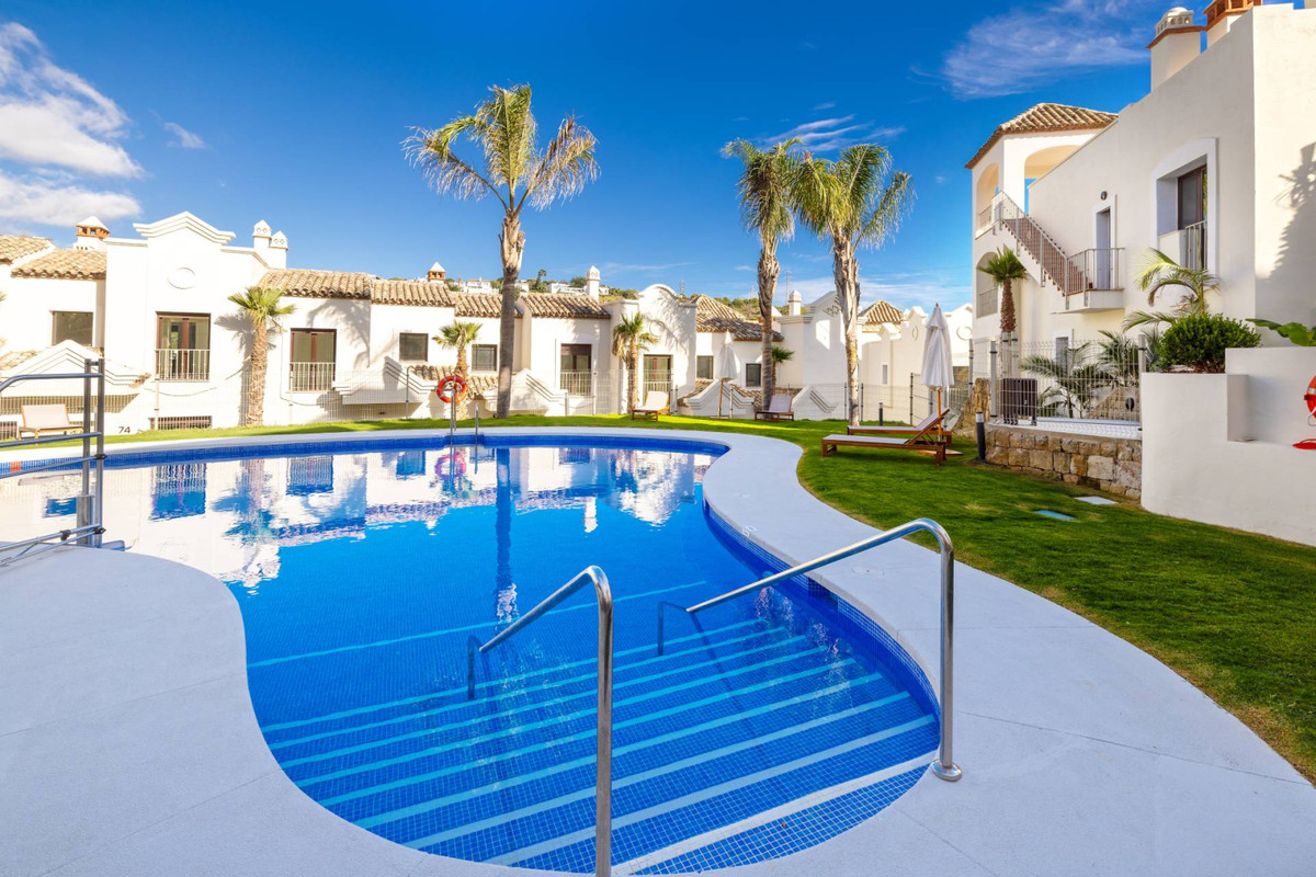 House for sale in Estepona